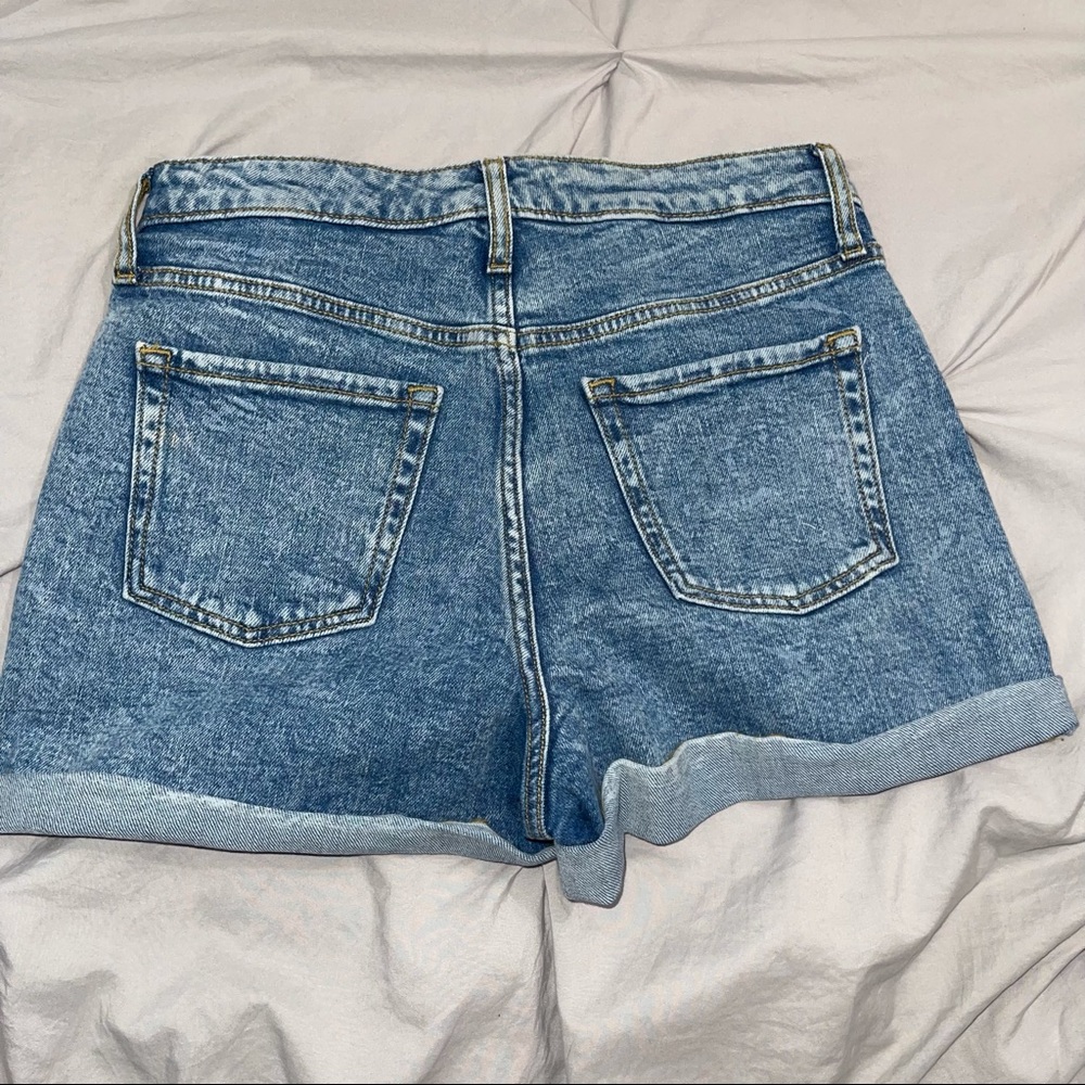 High Rise Cuffed Shorts - Picture 3 of 3